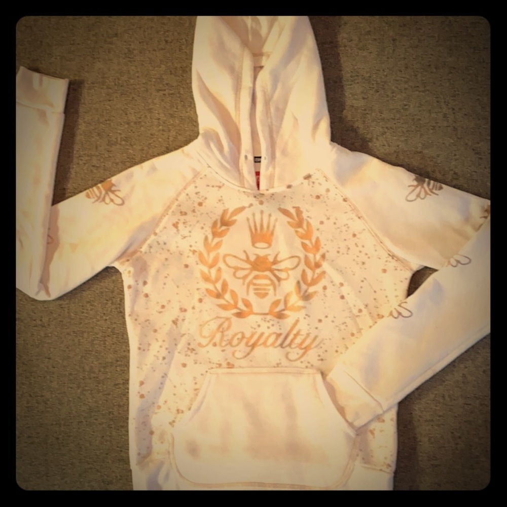 Mystiq msto NYC women’s pullover pocketed hoodie